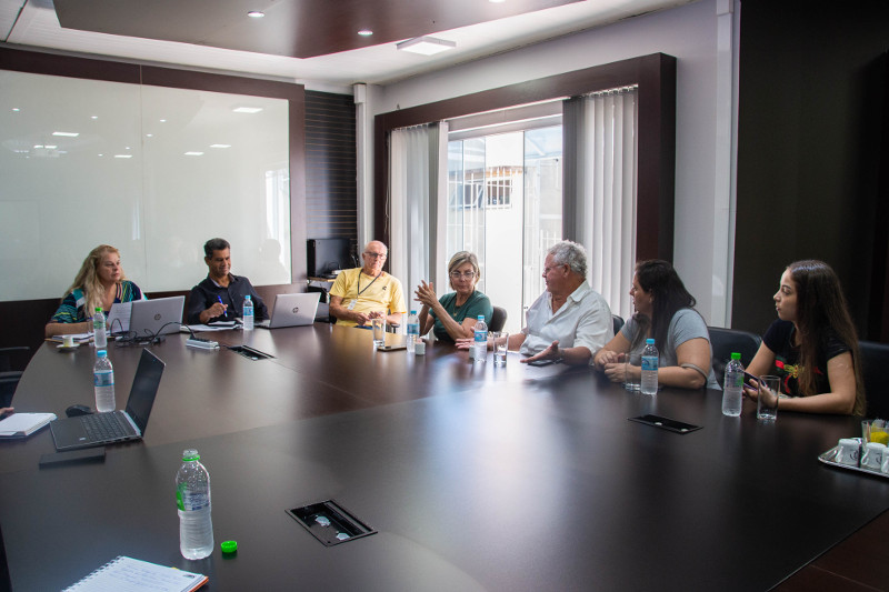 Comissão de Obras recebe representantes de moradores do Bairro Pinhal