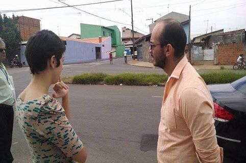 Vereador Ronei Martins (PT) e diretora de Transportes vistoriam demandas indicadas pela população