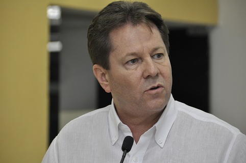 Dr. Júlio (DEM) questiona as condições do Programa Mais Médicos em Limeira