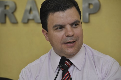 Vereador Nilton Santos protocola projeto de lei que implanta áreas escolares de segurança