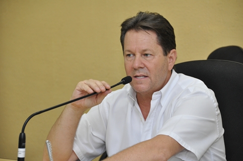 Dr. Júlio faz indicações ao Jardim Boa Esperança