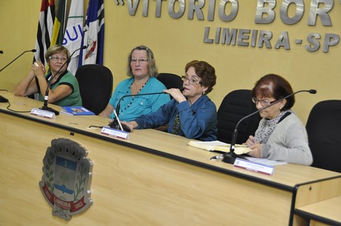 Câmara da Terceira Idade recebe Luizinho da Saúde