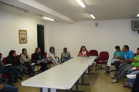 Dr. Mayra se reúne com grupos de autoajuda de Limeira