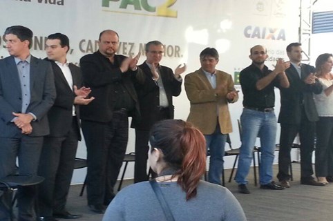 Ronei participa de entrega de unidades habitacionais do Minha Casa Minha Vida