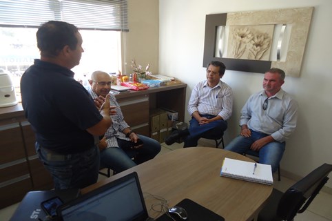 Wilson Cerqueira participa de discussão sobre descarte de recicláveis