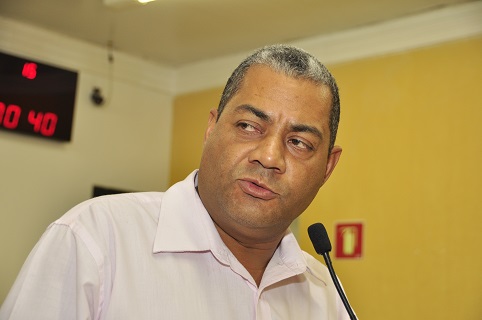 Jorge de Freitas pede instalação de elevador em prédio da prefeitura