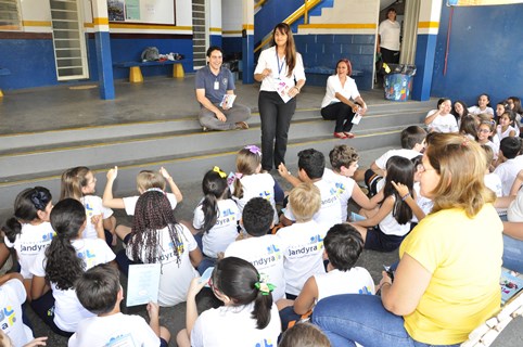 Equipe da Escola Legislativa participa de projeto com foco na cidadania