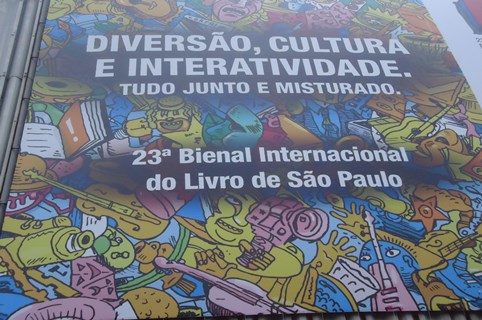 Vereadores participam de lançamento de antologia na Bienal do Livro em São Paulo