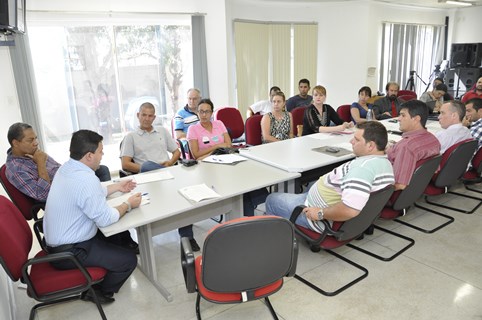 Comissão de Assuntos Relevantes discute regulamentação dos serviços de atenção para usuários de drogas