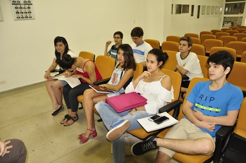 Vereadores juniores participam de curso de oratória