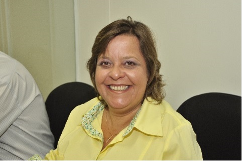 Prof.ª Érika Monteiro questiona Executivo sobre melhorias em prédios e campanha de doação de órgãos
