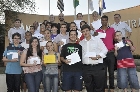 Vereadores Juniores participam da Cápsula do Tempo