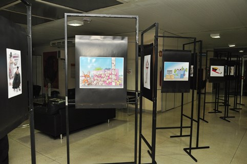 Câmara recebe exposição do X Salão Internacional de Humor de Limeira