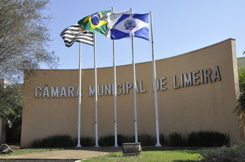 Comissão que discute carga tributária se reúne nesta quarta