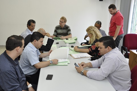 Vereadores da CCJR se reúnem nesta manhã