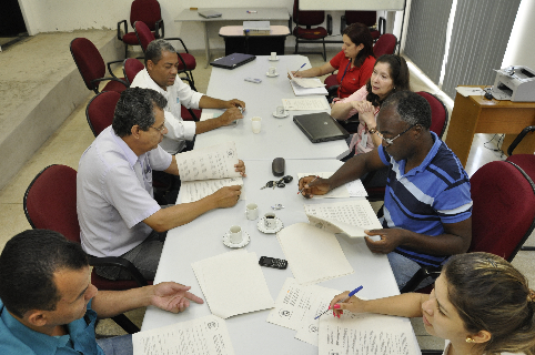 Comissão de Assuntos Relevantes discute Projeto de Lei Complementar