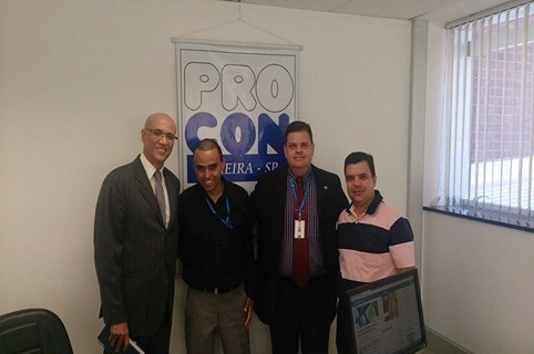 Nilton Santos visita Procon e solicita apoio para que seja cumprida lei que facilita reclamações de clientes relacionadas ao atendimento bancário