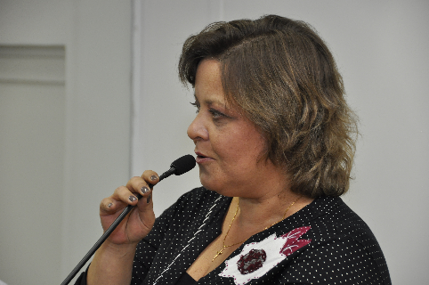 Érika Monteiro questiona Executivo sobre vacinas contra o HPV