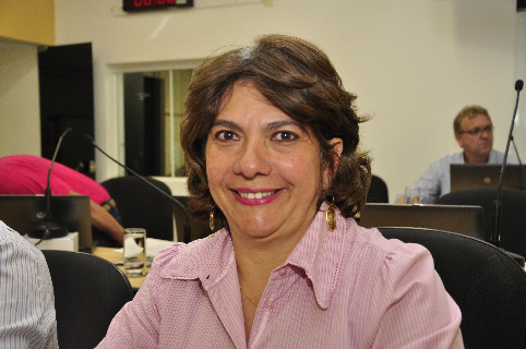 Dra. Mayra parabeniza paróquia Santa  Luzia pela organização do Troféu Ébano