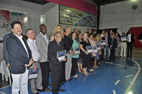 Câmara entrega, em Sessão Solene, diplomas a servidores públicos aposentados