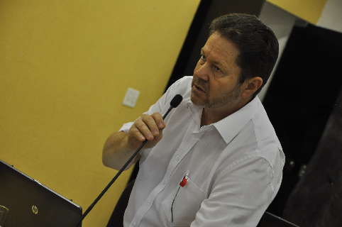 Dr. Júlio protocola requerimento a respeito de instalação de semáforo na Barroca Funda