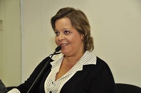 Vereadora Prof.ª Érika Monteiro recebe informações sobre limpeza de caixas d água nas escolas municipais