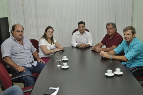 Nilton Santos recebe nova diretoria da Hípica
