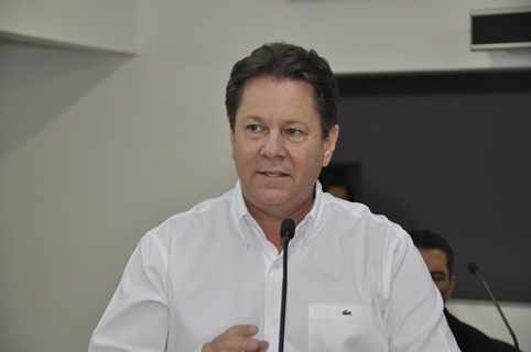 Dr. Júlio questiona liberação de pacientes no Hospital da Campanha Contra a Dengue por não médicos