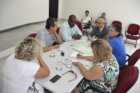 Prof.ª. Érika Monteiro é a presidente da CPI da Dengue