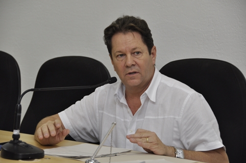 Dr. Júlio se reúne com diretores e coordenadores de escolas para tratar da nova Câmara de Vereadores Juniores