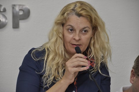 Lu Bogo sugere linha telefônica exclusiva para agendamento de consultas na Policlínica