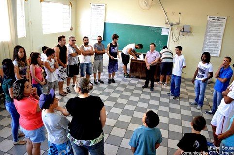 A Paixão de Cristo reúne pessoas das paróquias de Nossa Senhora de Lourdes e São Paulo Apóstolo, e comunidade de Santa Adélia