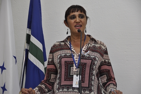 Diretora da Escola Legislativa Paulo Freire faz uso de tribuna