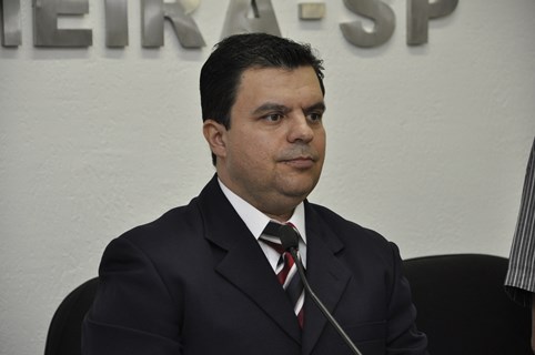 Nilton Santos protocola projeto que prevê a fiscalização das obras públicas do município