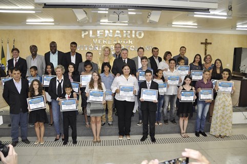 Câmara empossa Vereadores Juniores