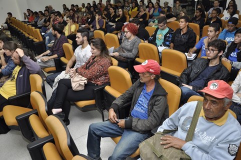 Estudantes debatem a economia solidária na Câmara