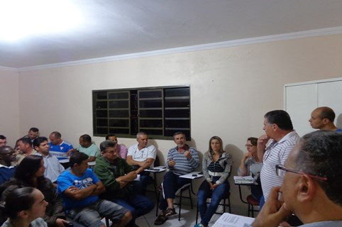 Zé da Mix participa de reunião com representantes do transporte escolar