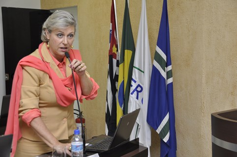 Programa Priscila Munhoz, que propõe a distribuição de dispositivo de segurança conhecido como botão do pânico, é aprovado pela Câmara