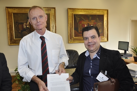 Nilton Santos se reúne com Secretário Estadual da Educação e pede providências para a Escola do Jardim Lagoa Nova