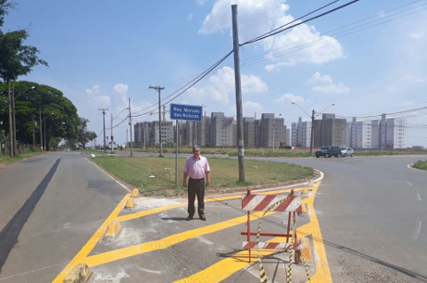 Após pedido de Dr. Marcelo Rossi, rotatória é sinalizada