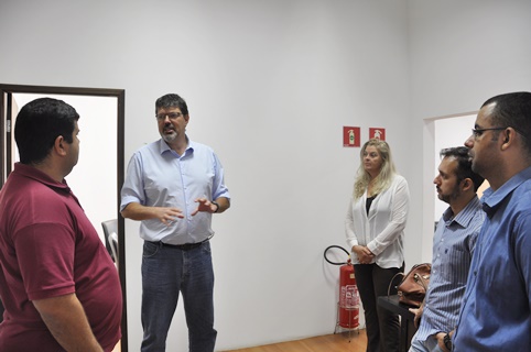 Comissão da Câmara visita Secretaria de Desenvolvimento e Banco do Povo