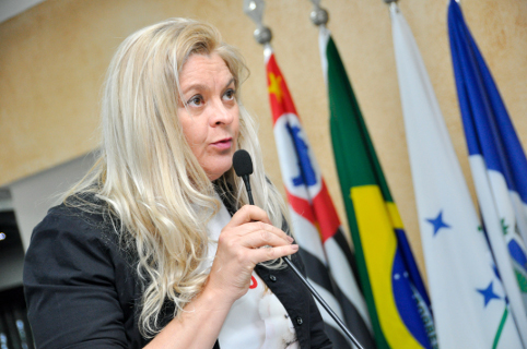 Lu Bogo questiona Prefeitura sobre adesão ao Sistema de Notificação Eletrônica do Denatran