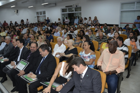 Profissionais da saúde recebem Diploma Dr. Nelson Madrid