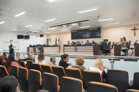 Gratuidade para pessoas com deficiência é debatida na Comissão de Obras