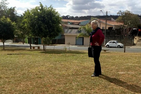 Vereadora pede instalação de placas informativas sobre animais em praças