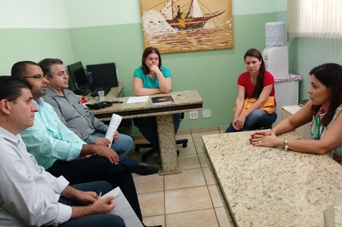 Vereadores visitam escola que pode ser integrada a outra unidade da rede