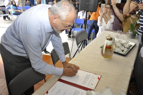 Secretário Estadual de Educação assina autorização de obras em escolas de Limeira e Cordeirópolis