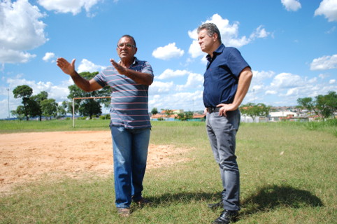 Dr. Marcelo Rossi visita Campo Belo e Adélia Cavichia e pede melhorias