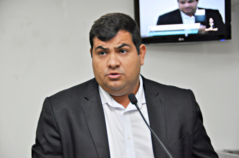 Vereador Clayton Silva solicita intensificação de patrulhamento na região da Baixada