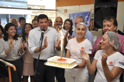 Bom Prato em Limeira faz três anos e comemora com presença de secretário de Estado